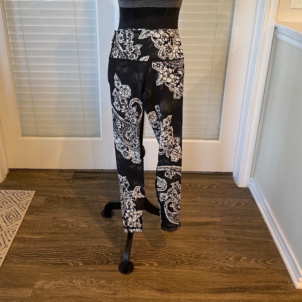 Lululemon Leggings. Black and White.  Size 4.